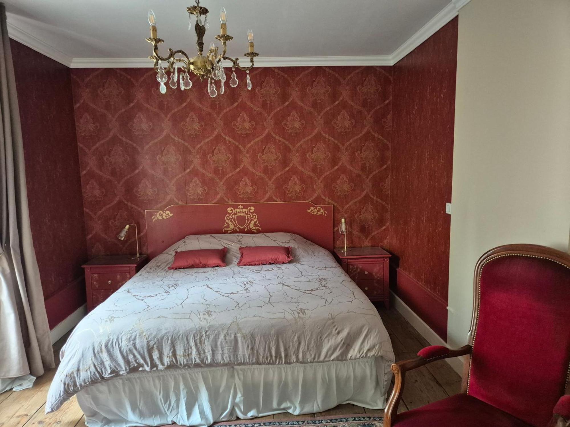 Chateau La Hussardiere Dampierre-sur-Salon Exterior photo